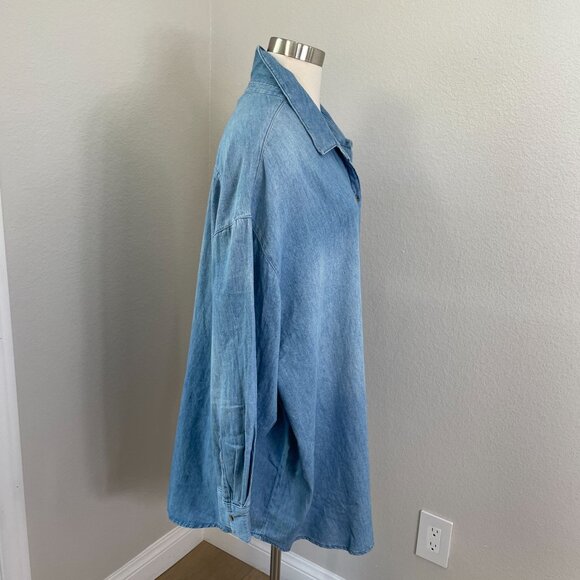 NEW Old Navy Womens Plus 3X Boyfriend Shirt Chambray Denim Relaxed Button Up Top - Picture 3 of 10